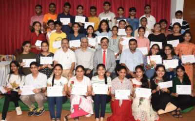 Felicitation at the hands of Chief Guest Shri Nitin Kunkolienker